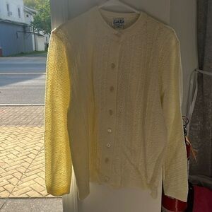 Cuddle knit 100% acrylic vintage button up sweater size large